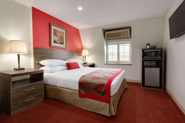 Ramada by Wyndham Oakland Downtown City Center image 8